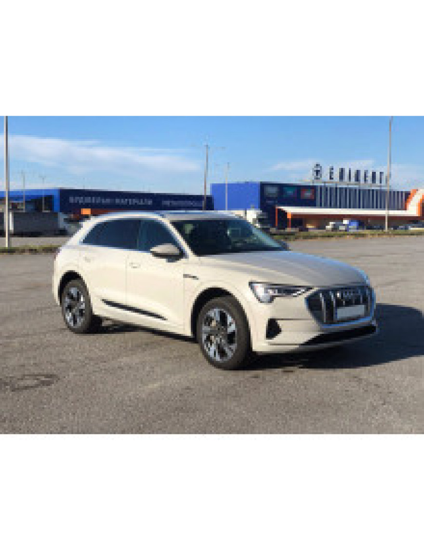 Ауди е трон 2022 г.в.